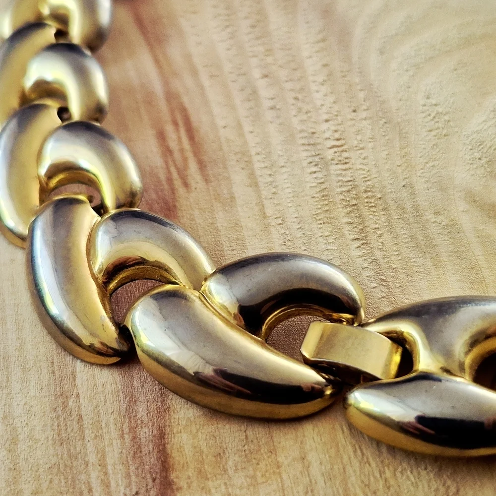 Elegant Gold Chain Necklace - Picture 4 of 6